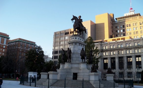 Famous Virginians Monument